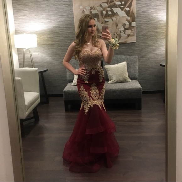 Prom dress - Picture 1 of 2